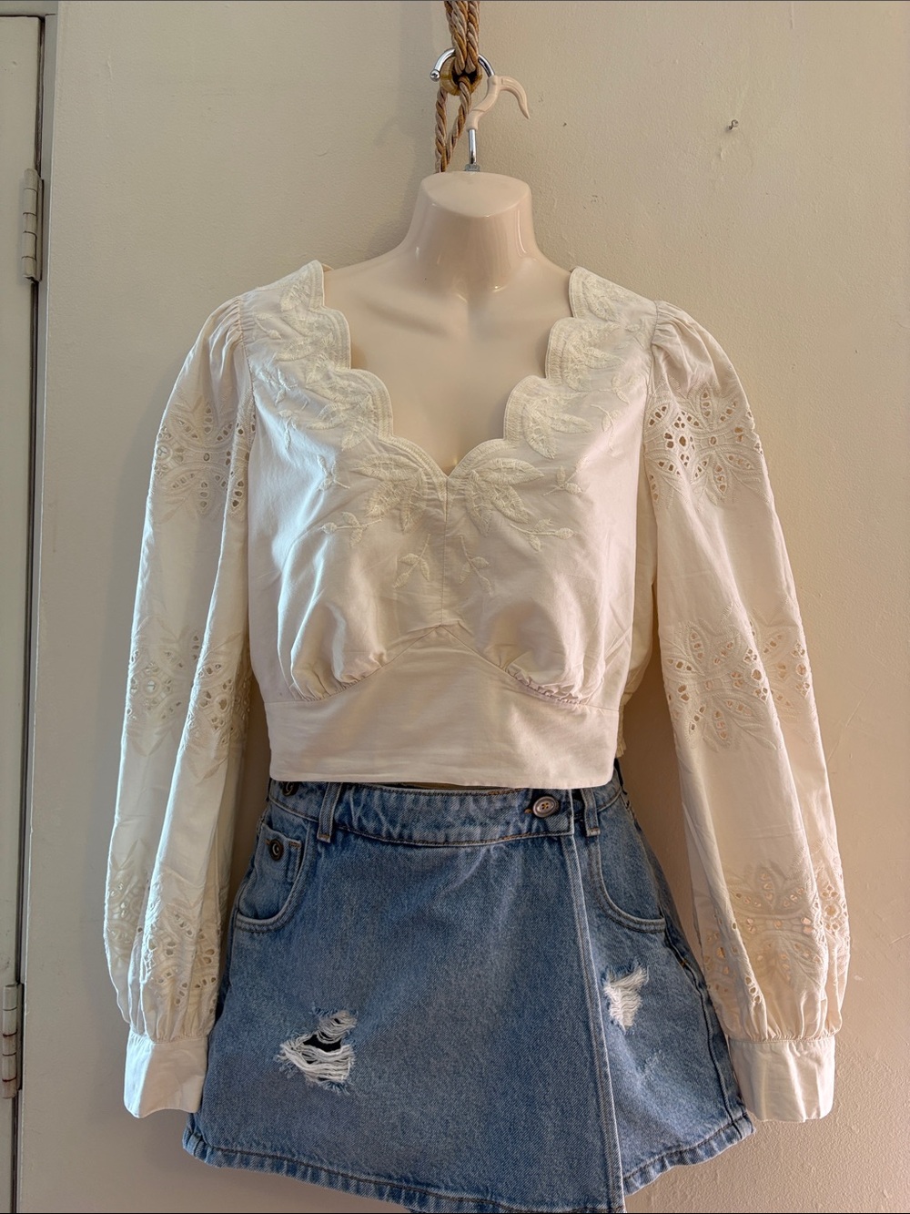 Express Cream Eyelet Embroidered V-Neck Blouse. COTTON